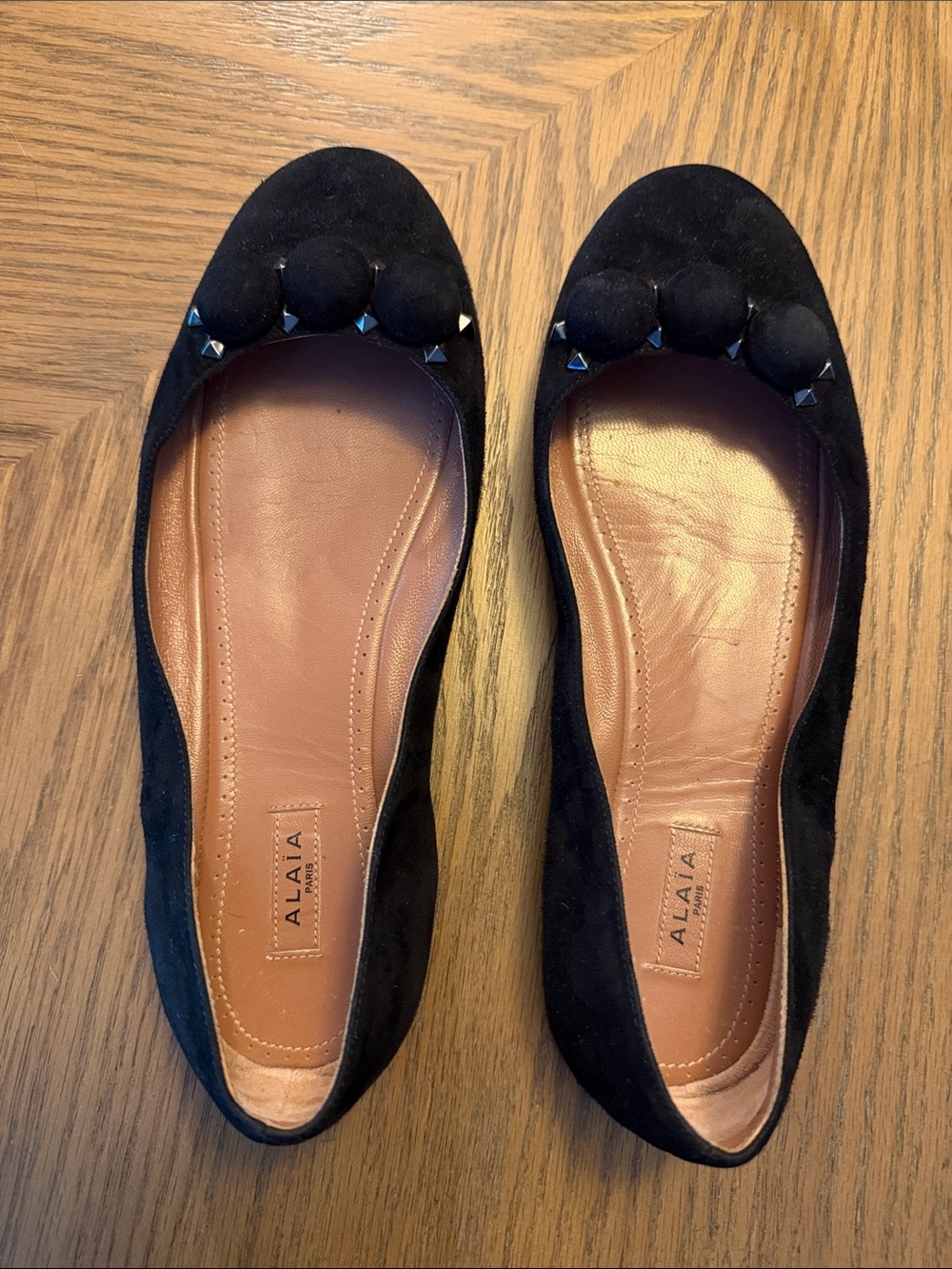 Alaia Ballet Flats Size 39.5 8.5 Black Suede Studs Bombe